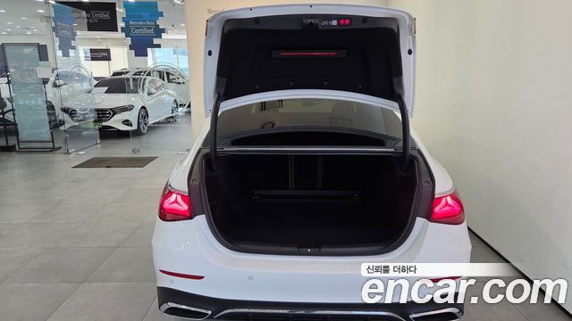 Mercedes-Benz E-Class 2026 — photo 13