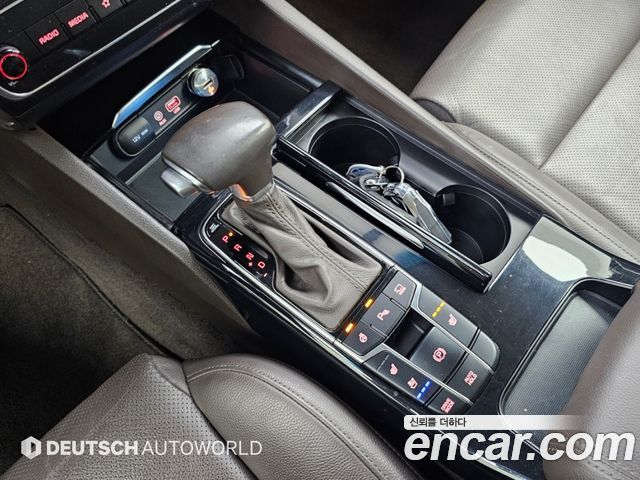 Kia K7 2018 — photo 9