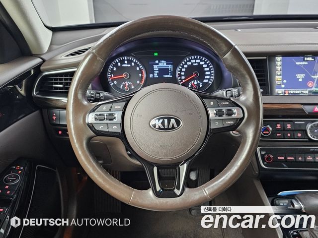 Kia K7 2018 — photo 13