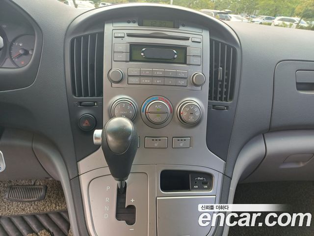 Hyundai Starex 2012 — photo 11
