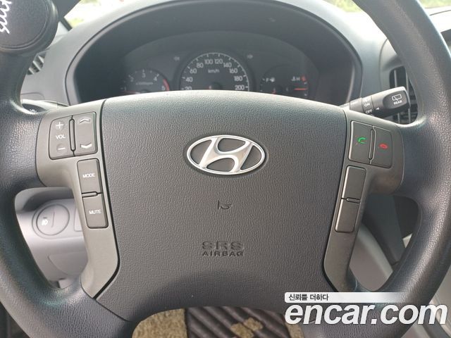 Hyundai Starex 2012 — photo 12