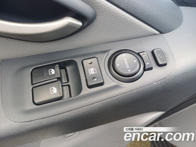 Hyundai Starex 2012 — photo 14