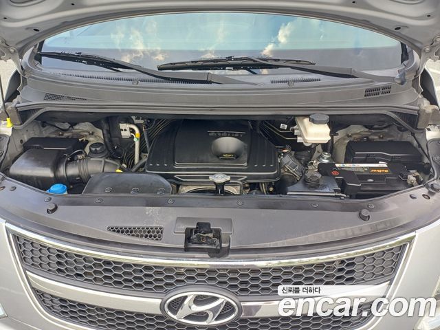 Hyundai Starex 2012 — photo 19