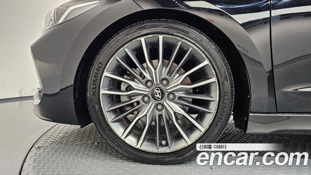 Hyundai AVANTE 2017 — photo 5