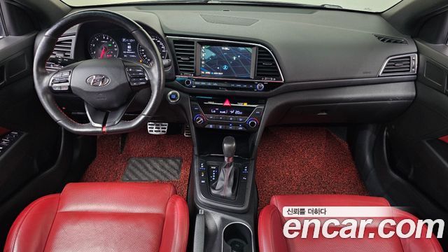 Hyundai AVANTE 2017 — photo 10