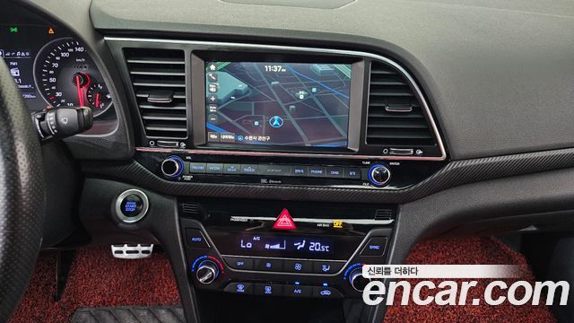 Hyundai AVANTE 2017 — photo 20