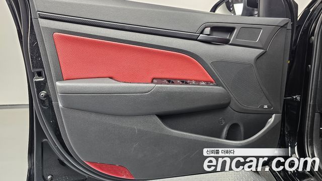 Hyundai AVANTE 2017 — photo 14