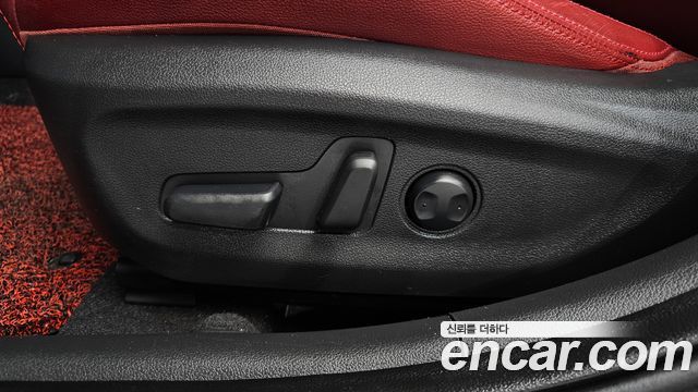 Hyundai AVANTE 2017 — photo 30