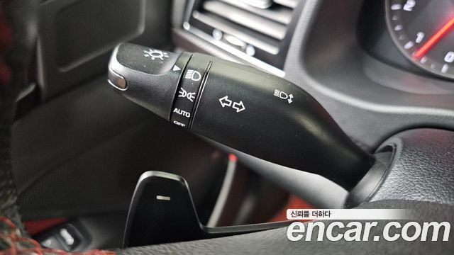 Hyundai AVANTE 2017 — photo 31