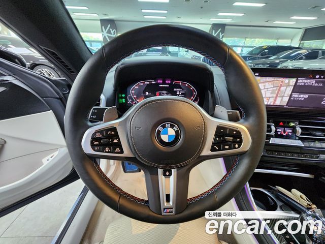BMW 8-Series 2025 — photo 3