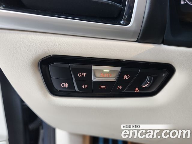 BMW 8-Series 2025 — photo 8