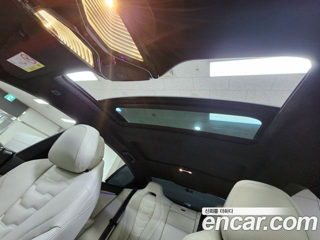 BMW 8-Series 2025 — photo 15