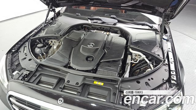 Mercedes-Benz S-Class 2021 — photo 6