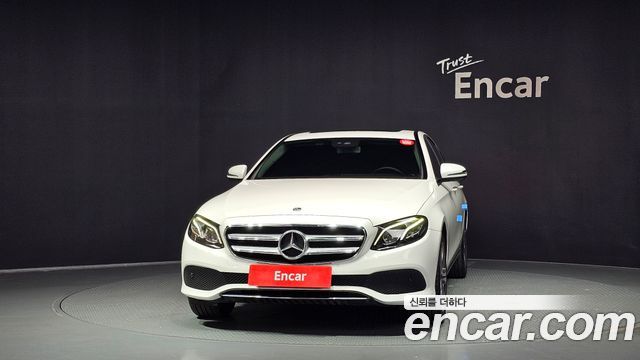 Mercedes-Benz E-Class 2019 — photo 3