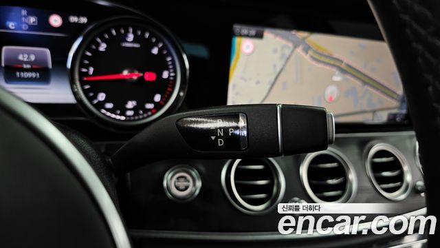 Mercedes-Benz E-Class 2019 — photo 9