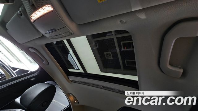 Mercedes-Benz E-Class 2019 — photo 17