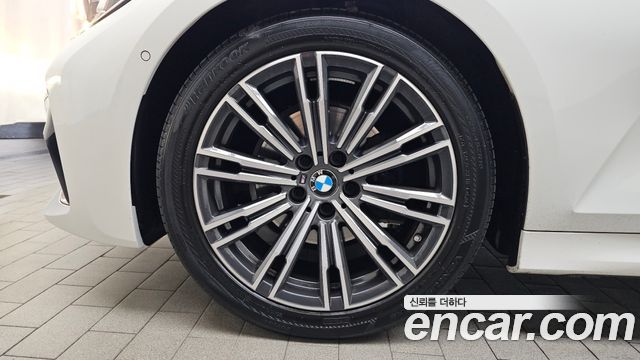 BMW 3-Series 2021 — photo 5