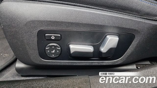 BMW 3-Series 2021 — photo 20