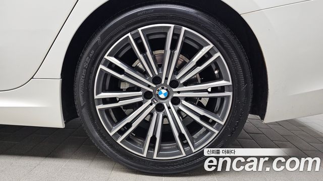 BMW 3-Series 2021 — photo 7
