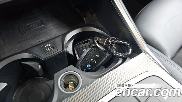 BMW 3-Series 2021 — photo 31