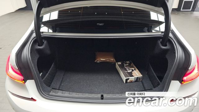 BMW 3-Series 2021 — photo 32