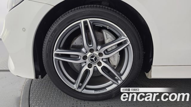 Mercedes-Benz E-Class 2017 — photo 5