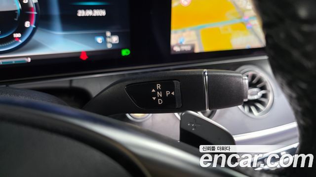 Mercedes-Benz E-Class 2017 — photo 9