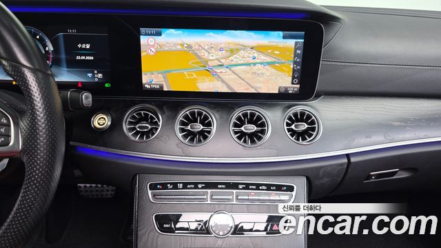 Mercedes-Benz E-Class 2017 — photo 14