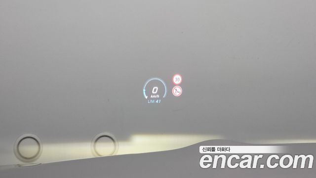 Mercedes-Benz E-Class 2017 — photo 17