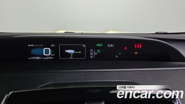 Toyota Prius 2017 — photo 8