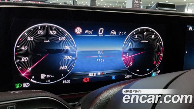 Mercedes-Benz GLE-Class 2026 — photo 12