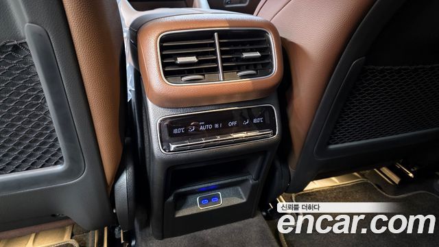 Mercedes-Benz GLE-Class 2026 — photo 13