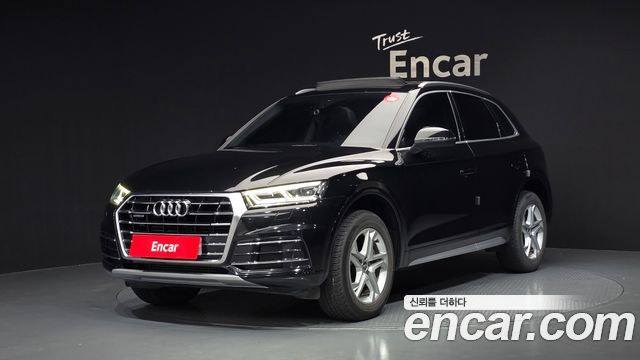 Audi Q5 2020 — photo 1