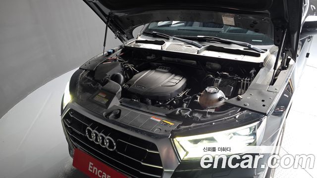 Audi Q5 2020 — photo 6