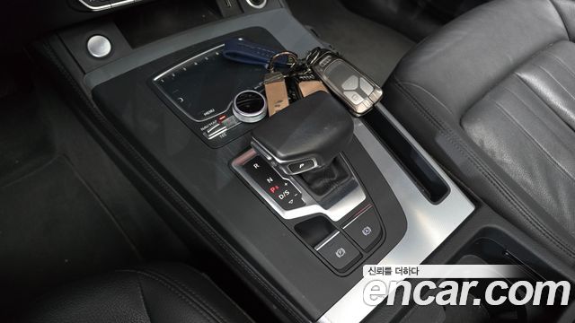 Audi Q5 2020 — photo 9