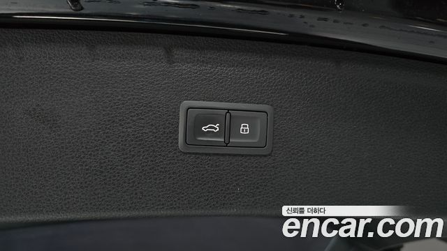 Audi Q5 2020 — photo 18
