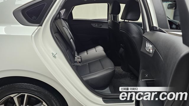 Kia K3 2023 — photo 17