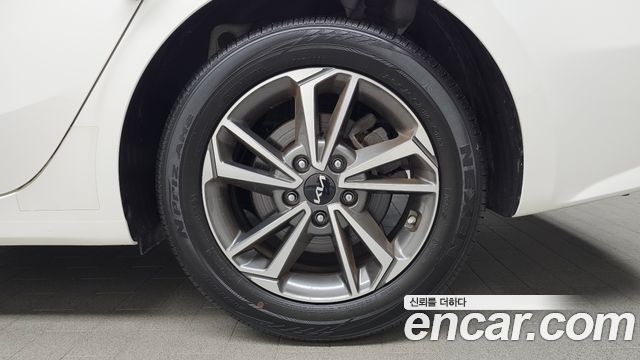 Kia K3 2023 — photo 7