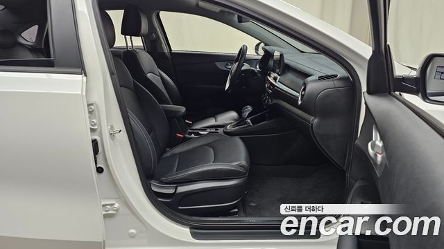 Kia K3 2023 — photo 16