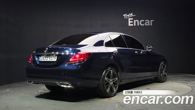 Mercedes-Benz C-Class 2019 — photo 2