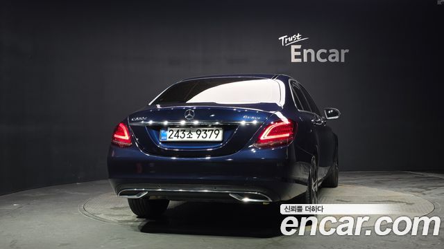 Mercedes-Benz C-Class 2019 — photo 4