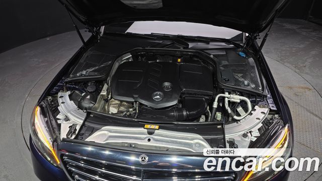 Mercedes-Benz C-Class 2019 — photo 6