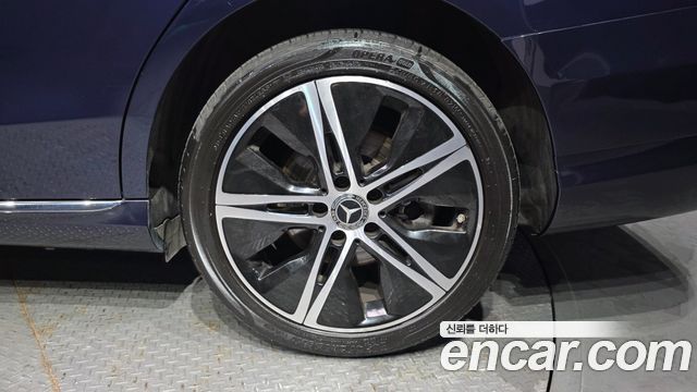 Mercedes-Benz C-Class 2019 — photo 7