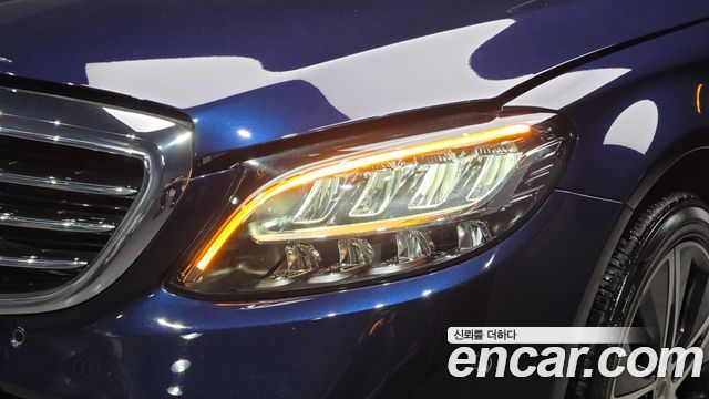 Mercedes-Benz C-Class 2019 — photo 8