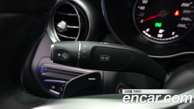 Mercedes-Benz C-Class 2019 — photo 28