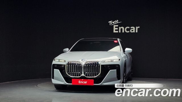 BMW i7 2023 — photo 3