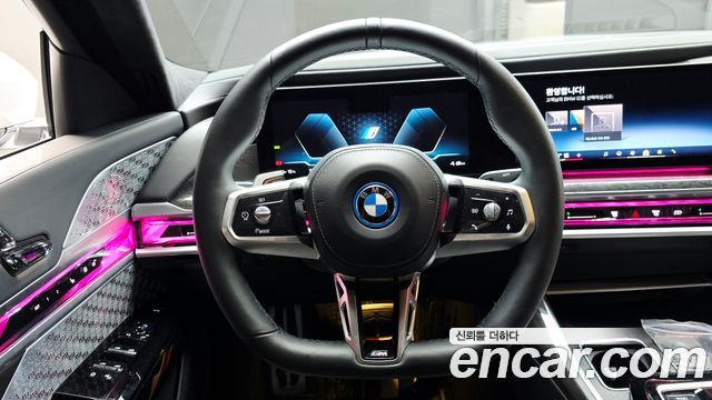 BMW i7 2023 — photo 22