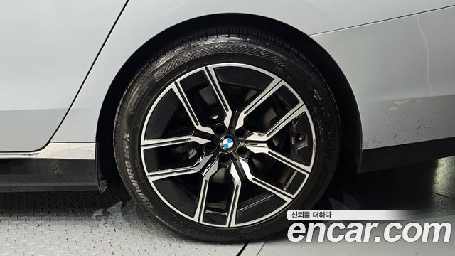 BMW i7 2023 — photo 7