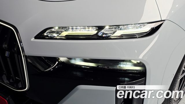 BMW i7 2023 — photo 8