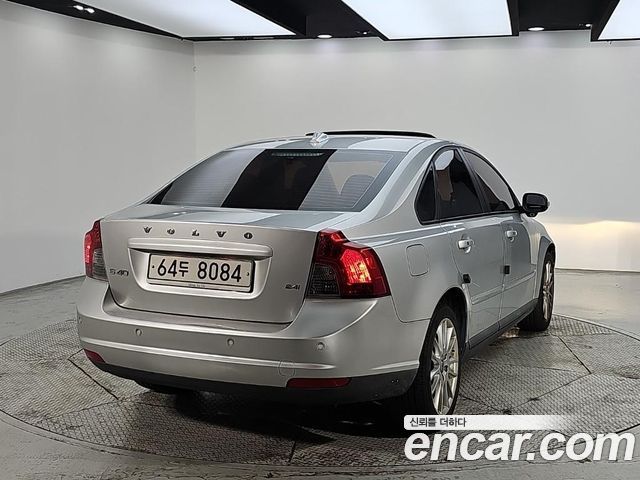 Volvo S40 2009 — photo 4
